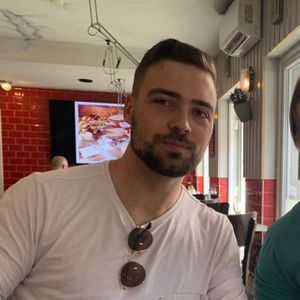 Profilbild vom Autor*in Julian1492